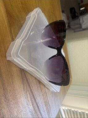 Tahari Black Gradient Lens Cat-Eye Sunglasses